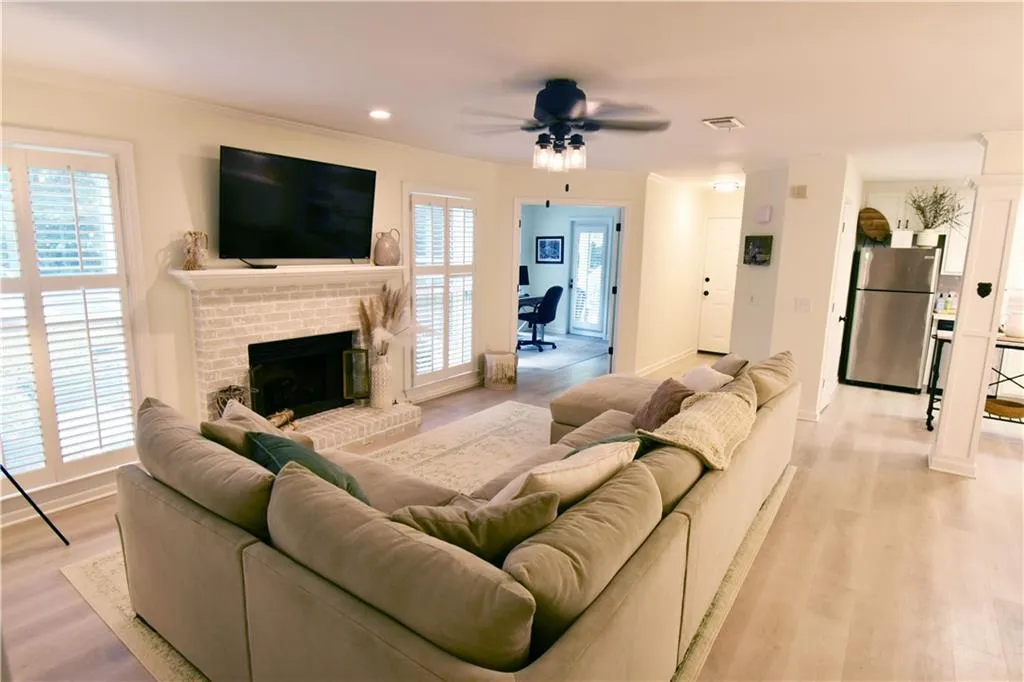 309 Hollyfax Circle Ne, Sandy Springs, Georgia 30328, 2 Bedrooms Bedrooms, ,2 BathroomsBathrooms,Residential,Sold,309 Hollyfax Circle Ne,7252499