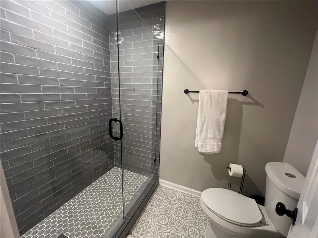 309 Hollyfax Circle Ne, Sandy Springs, Georgia 30328, 2 Bedrooms Bedrooms, ,2 BathroomsBathrooms,Residential,Sold,309 Hollyfax Circle Ne,7252499