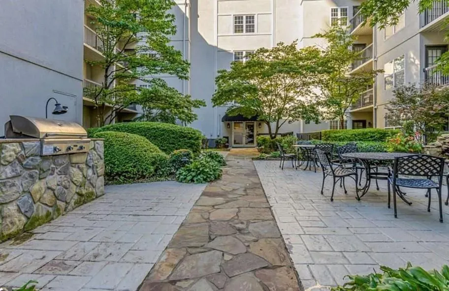 1075 Peachtree Walk Unit A205, Atlanta, Georgia 30309, 1 Bedroom Bedrooms, ,1 BathroomBathrooms,Residential,For Sale,1075 Peachtree Walk Unit A205,7591754