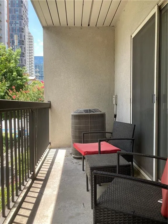 1075 Peachtree Walk Unit A205, Atlanta, Georgia 30309, 1 Bedroom Bedrooms, ,1 BathroomBathrooms,Residential,For Sale,1075 Peachtree Walk Unit A205,7591754