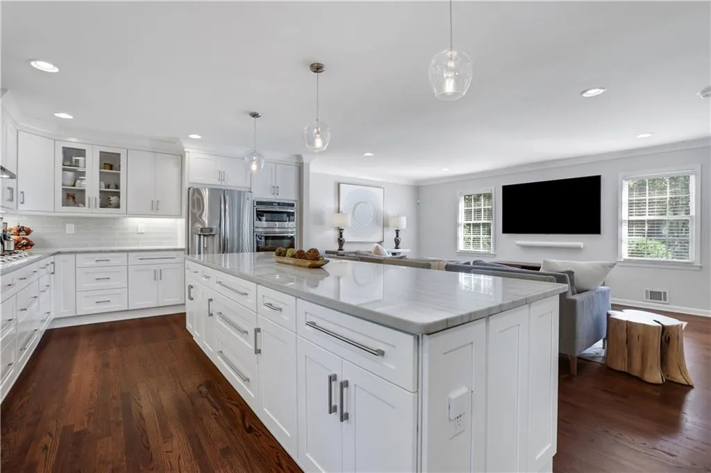 230 Berwick Drive, Atlanta, Georgia 30328, 4 Bedrooms Bedrooms, ,2 BathroomsBathrooms,Residential,Sold,230 Berwick Drive,7465681