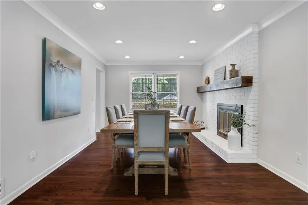 230 Berwick Drive, Atlanta, Georgia 30328, 4 Bedrooms Bedrooms, ,2 BathroomsBathrooms,Residential,Sold,230 Berwick Drive,7465681