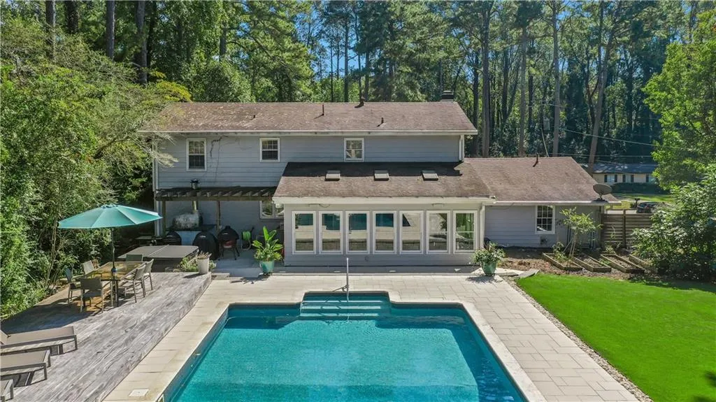 230 Berwick Drive, Atlanta, Georgia 30328, 4 Bedrooms Bedrooms, ,2 BathroomsBathrooms,Residential,Sold,230 Berwick Drive,7465681