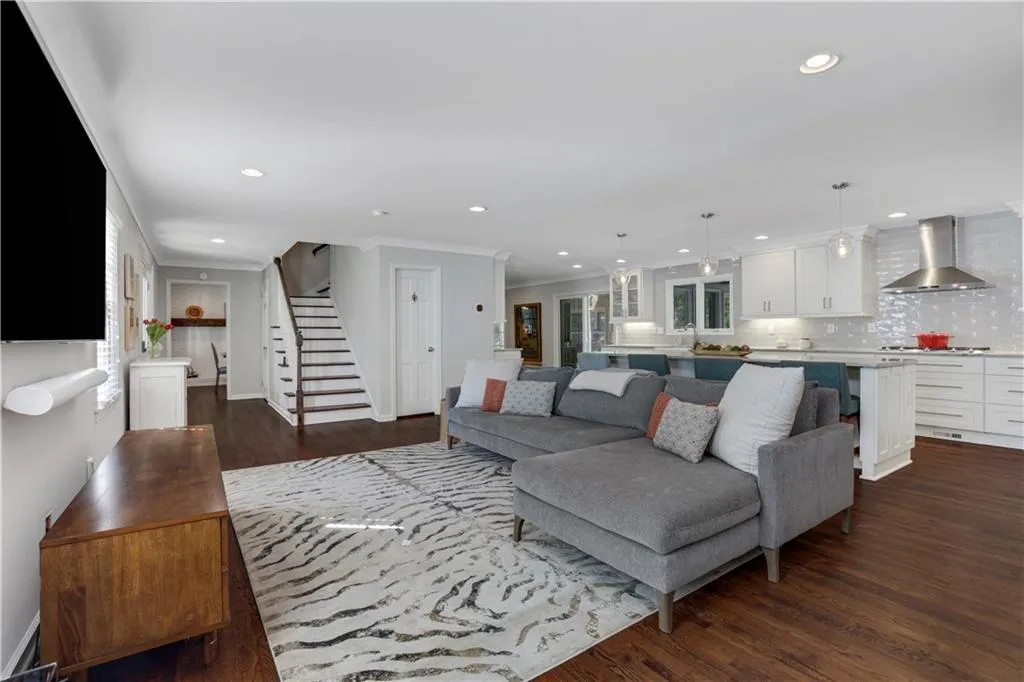 230 Berwick Drive, Atlanta, Georgia 30328, 4 Bedrooms Bedrooms, ,2 BathroomsBathrooms,Residential,Sold,230 Berwick Drive,7465681