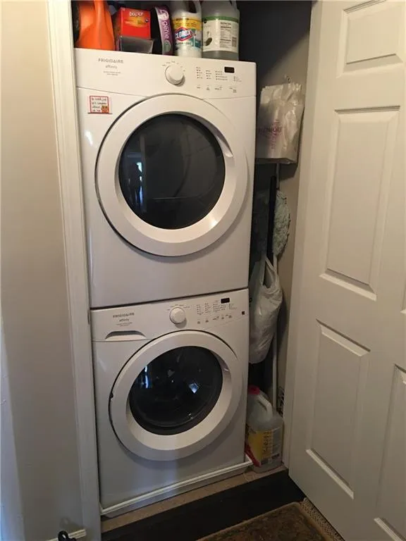 245 Winding River Drive Unit I, Sandy Springs, Georgia 30350, 2 Bedrooms Bedrooms, ,1 BathroomBathrooms,Residential,Sold,245 Winding River Drive Unit I,5808126