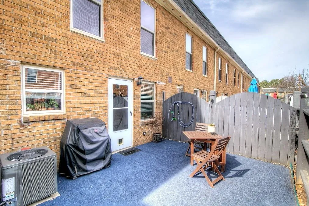 245 Winding River Drive Unit I, Sandy Springs, Georgia 30350, 2 Bedrooms Bedrooms, ,1 BathroomBathrooms,Residential,Sold,245 Winding River Drive Unit I,5808126