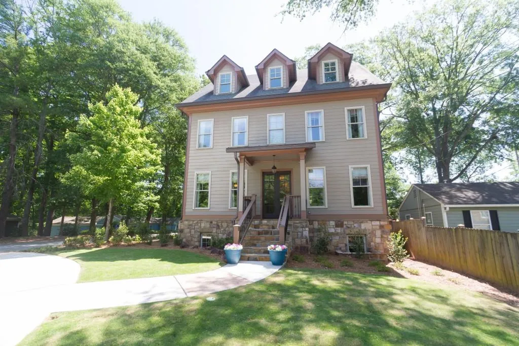 2643 Caldwell Road Ne, Brookhaven, Georgia 30319, 6 Bedrooms Bedrooms, ,7 BathroomsBathrooms,Residential,Sold,2643 Caldwell Road Ne,6013938