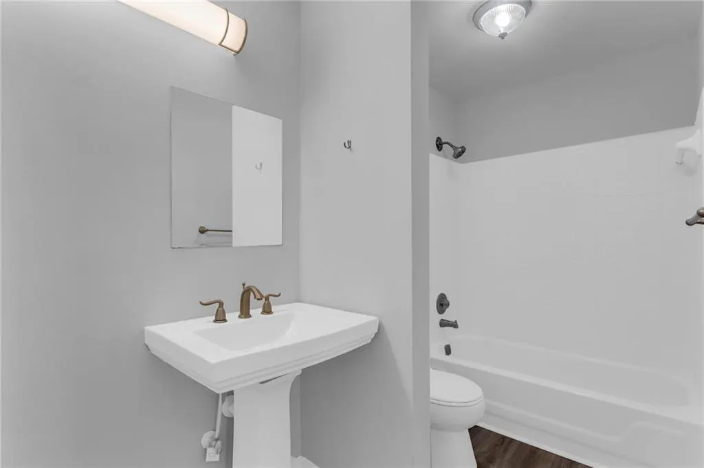 422 Granville Court, Sandy Springs, Georgia 30328, 1 Bedroom Bedrooms, ,1 BathroomBathrooms,Residential,Sold,422 Granville Court,7180012