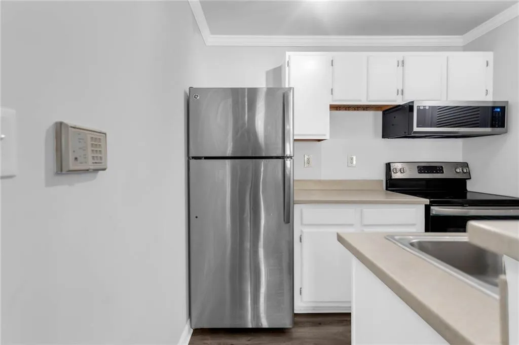 422 Granville Court, Sandy Springs, Georgia 30328, 1 Bedroom Bedrooms, ,1 BathroomBathrooms,Residential,Sold,422 Granville Court,7180012