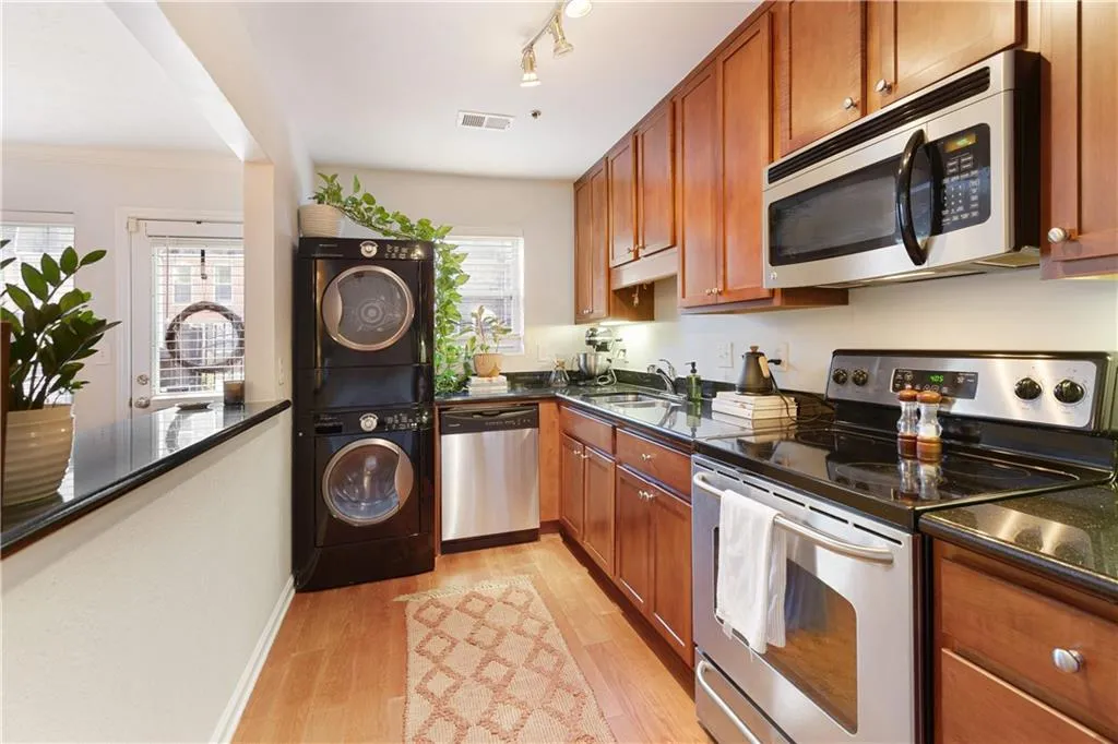 155 N River Drive Unit G, Sandy Springs, Georgia 30350, 2 Bedrooms Bedrooms, ,2 BathroomsBathrooms,Residential,Sold,155 N River Drive Unit G,7091370