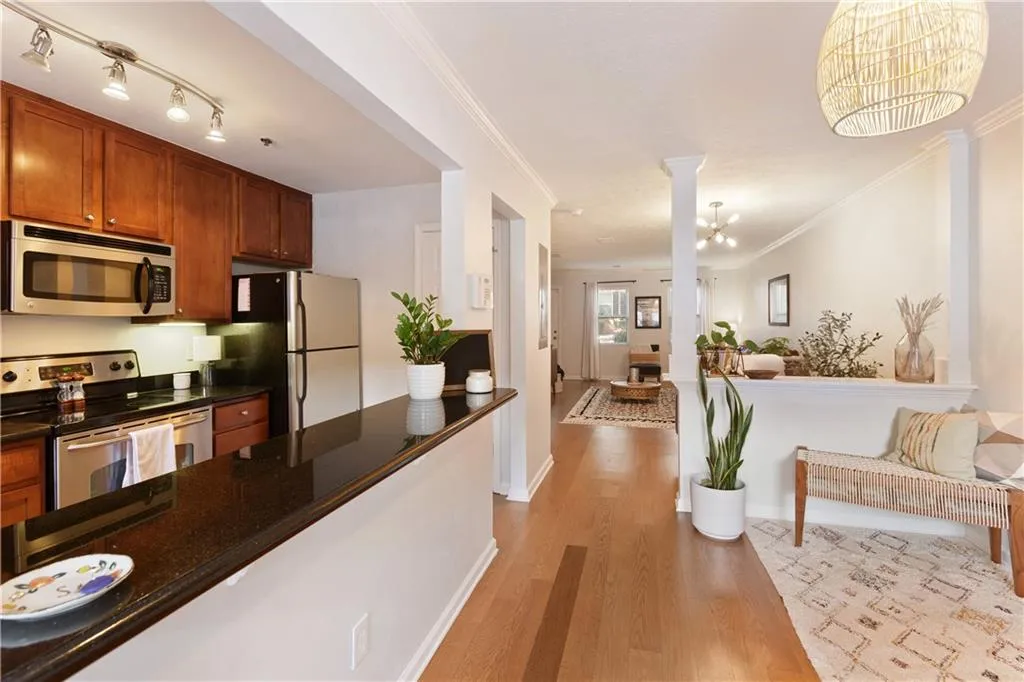 155 N River Drive Unit G, Sandy Springs, Georgia 30350, 2 Bedrooms Bedrooms, ,2 BathroomsBathrooms,Residential,Sold,155 N River Drive Unit G,7091370