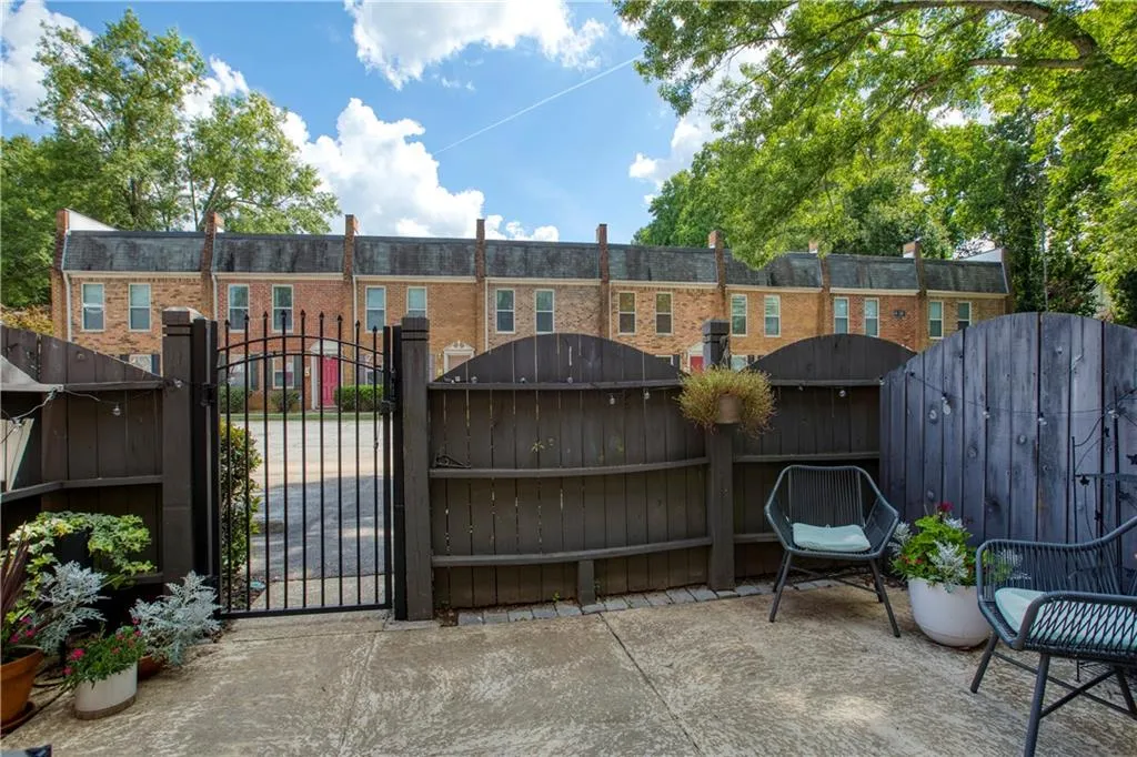 155 N River Drive Unit G, Sandy Springs, Georgia 30350, 2 Bedrooms Bedrooms, ,2 BathroomsBathrooms,Residential,Sold,155 N River Drive Unit G,7091370