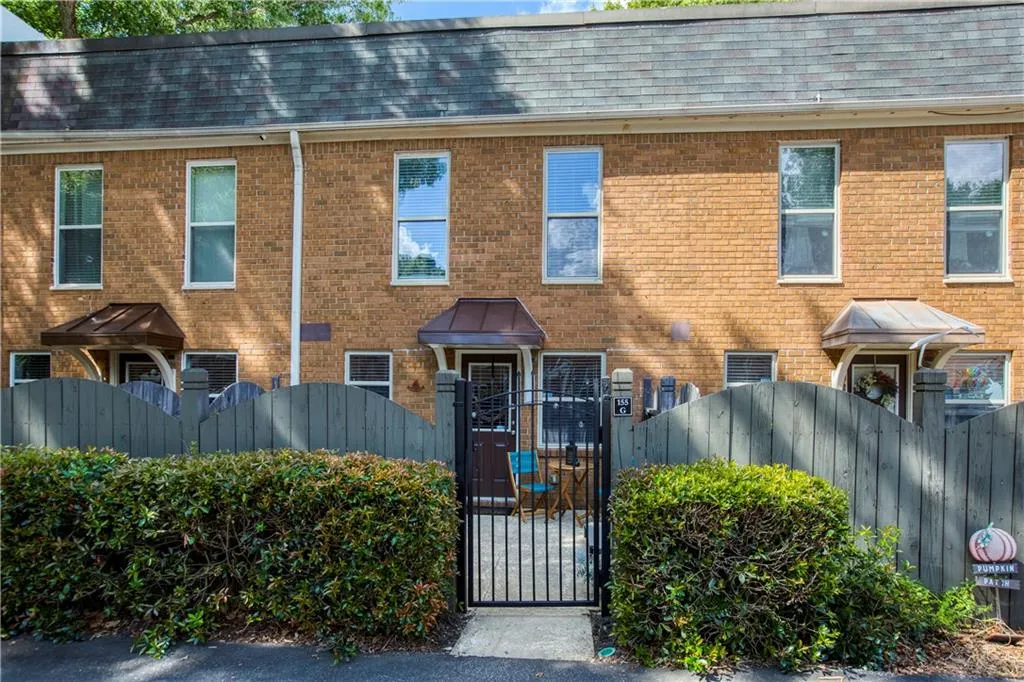 155 N River Drive Unit G, Sandy Springs, Georgia 30350, 2 Bedrooms Bedrooms, ,2 BathroomsBathrooms,Residential,Sold,155 N River Drive Unit G,7091370