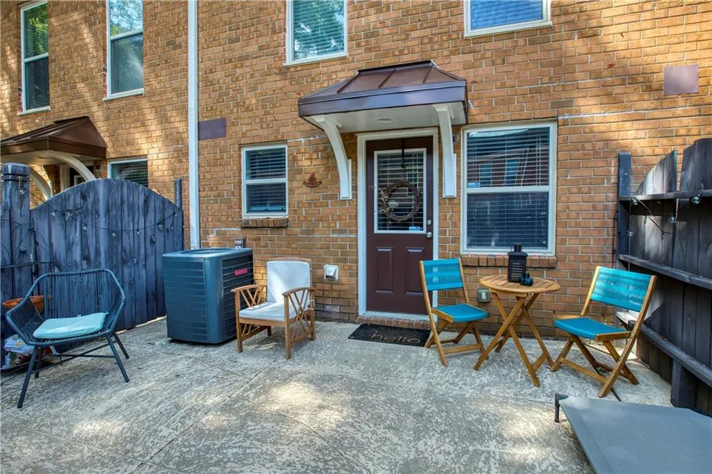 155 N River Drive Unit G, Sandy Springs, Georgia 30350, 2 Bedrooms Bedrooms, ,2 BathroomsBathrooms,Residential,Sold,155 N River Drive Unit G,7091370