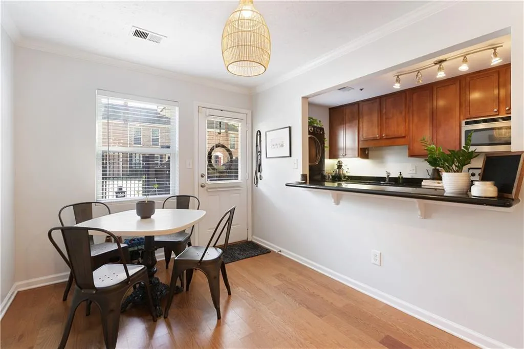 155 N River Drive Unit G, Sandy Springs, Georgia 30350, 2 Bedrooms Bedrooms, ,2 BathroomsBathrooms,Residential,Sold,155 N River Drive Unit G,7091370