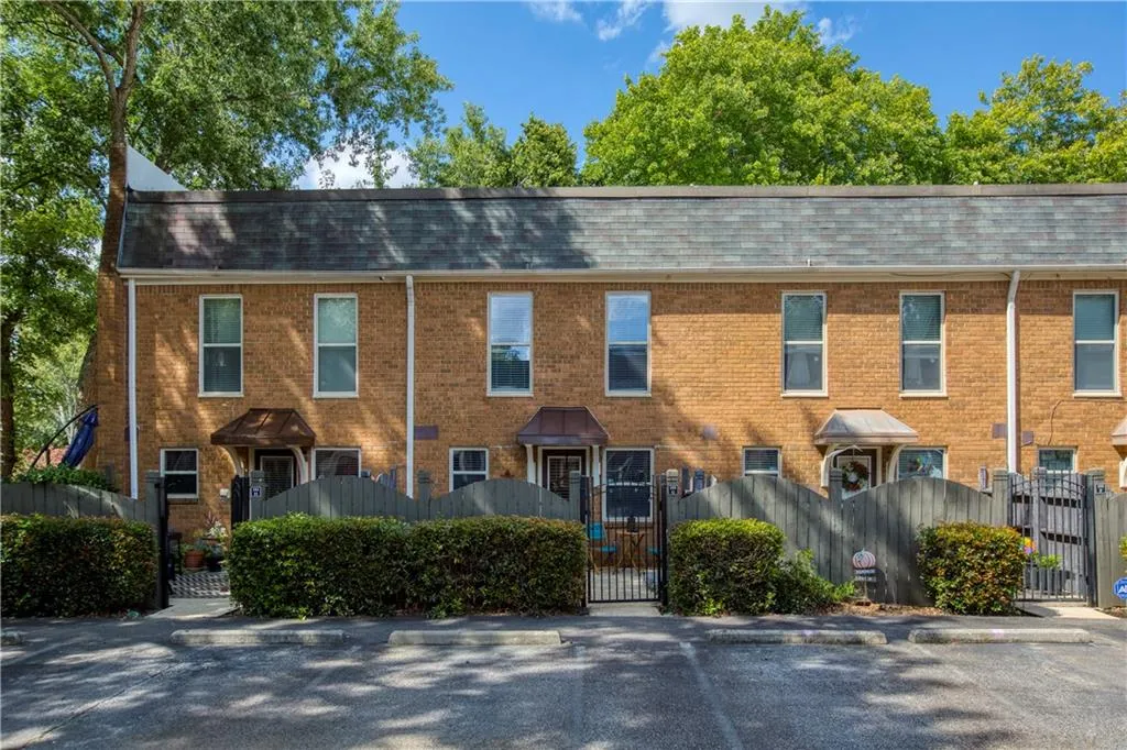 155 N River Drive Unit G, Sandy Springs, Georgia 30350, 2 Bedrooms Bedrooms, ,2 BathroomsBathrooms,Residential,Sold,155 N River Drive Unit G,7091370