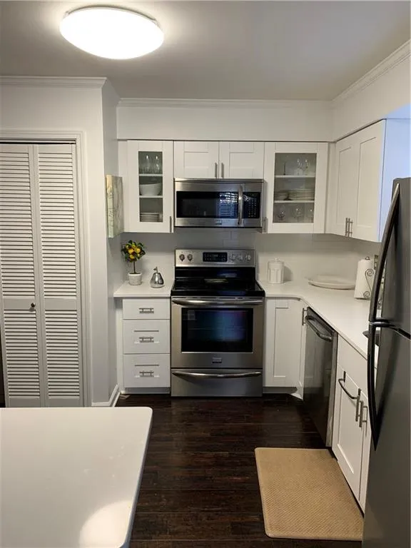 6520 Roswell Road Ne Unit 38, Sandy Springs, Georgia 30328, 3 Bedrooms Bedrooms, ,2 BathroomsBathrooms,Residential,Sold,6520 Roswell Road Ne Unit 38,6782838