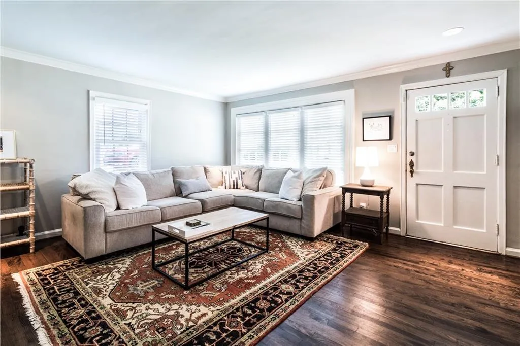 1145 Country Lane Ne, Atlanta, Georgia 30324, 2 Bedrooms Bedrooms, ,1 BathroomBathrooms,Residential,Sold,1145 Country Lane Ne,6062936