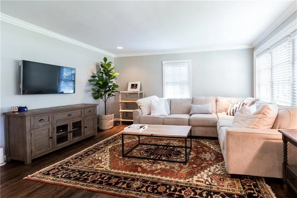 1145 Country Lane Ne, Atlanta, Georgia 30324, 2 Bedrooms Bedrooms, ,1 BathroomBathrooms,Residential,Sold,1145 Country Lane Ne,6062936