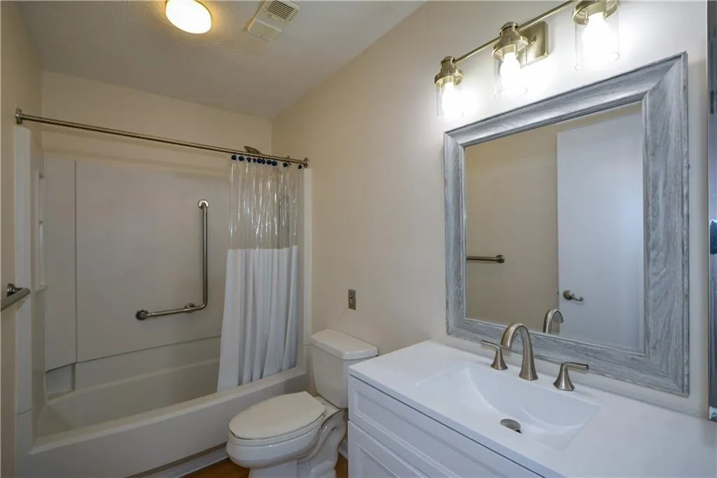 475 Mount Vernon Highway Ne Unit C-220, Sandy Springs, Georgia 30328, 1 Bedroom Bedrooms, ,1 BathroomBathrooms,Residential,For Sale,475 Mount Vernon Highway Ne Unit C-220,7662520