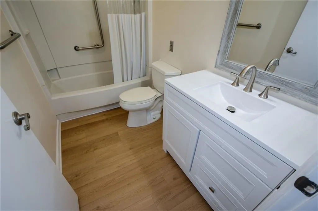 475 Mount Vernon Highway Ne Unit C-220, Sandy Springs, Georgia 30328, 1 Bedroom Bedrooms, ,1 BathroomBathrooms,Residential,For Sale,475 Mount Vernon Highway Ne Unit C-220,7662520