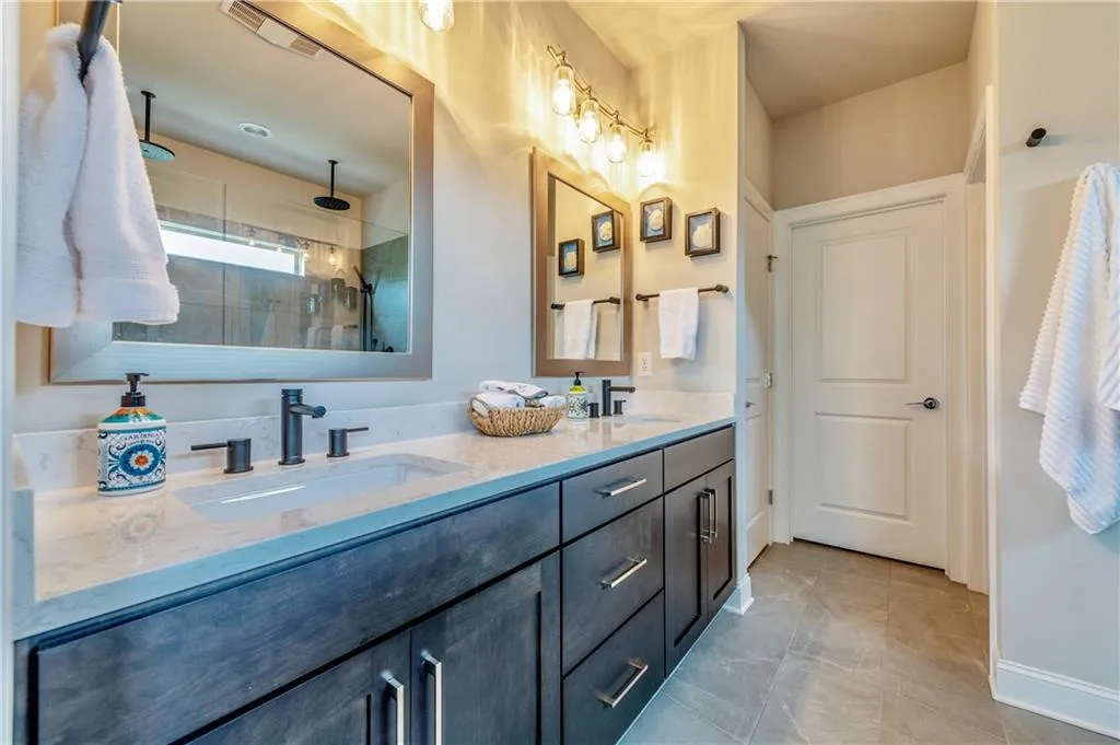 4269 Deming Circle, Sandy Springs, Georgia 30342, 3 Bedrooms Bedrooms, ,3 BathroomsBathrooms,Residential,Sold,4269 Deming Circle,6878737