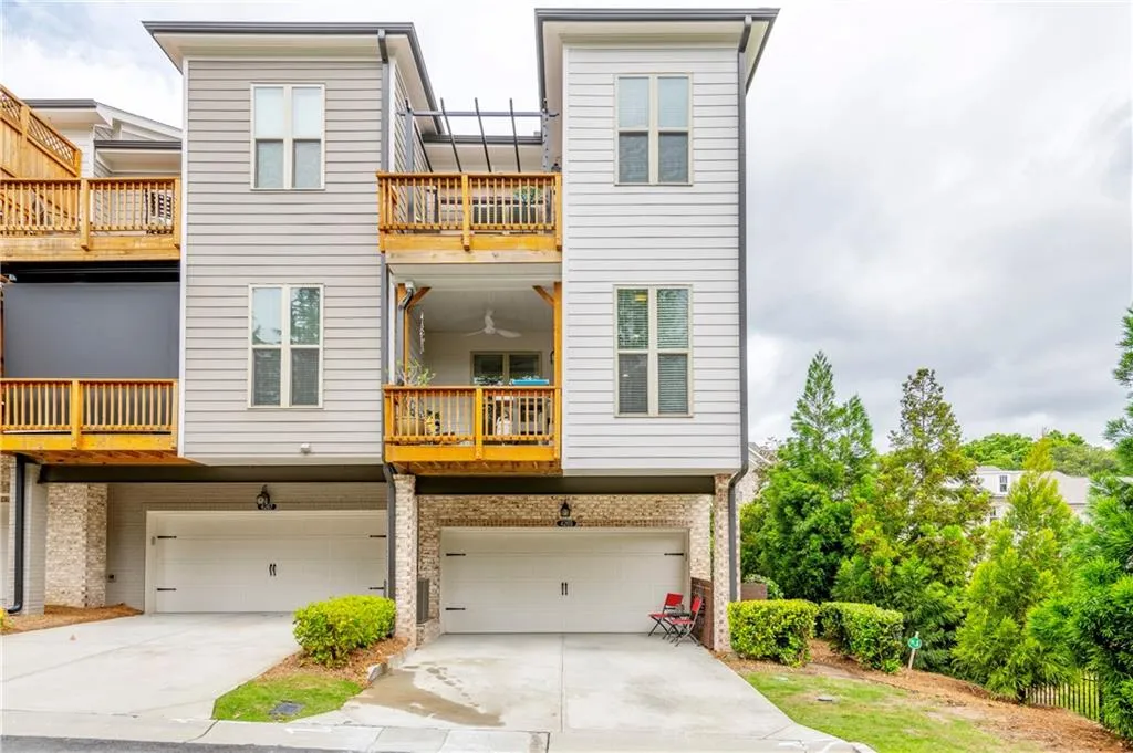 4269 Deming Circle, Sandy Springs, Georgia 30342, 3 Bedrooms Bedrooms, ,3 BathroomsBathrooms,Residential,Sold,4269 Deming Circle,6878737
