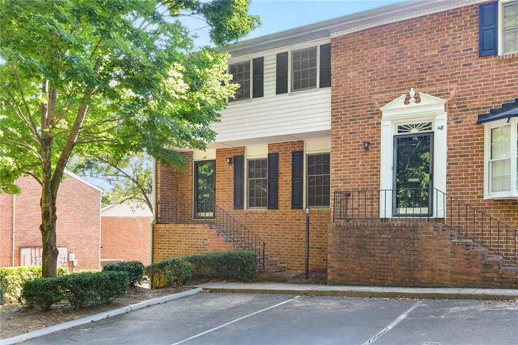 6520 Roswell Road Unit 47, Sandy Springs, Georgia 30328, 3 Bedrooms Bedrooms, ,2 BathroomsBathrooms,Residential,Sold,6520 Roswell Road Unit 47,6037760