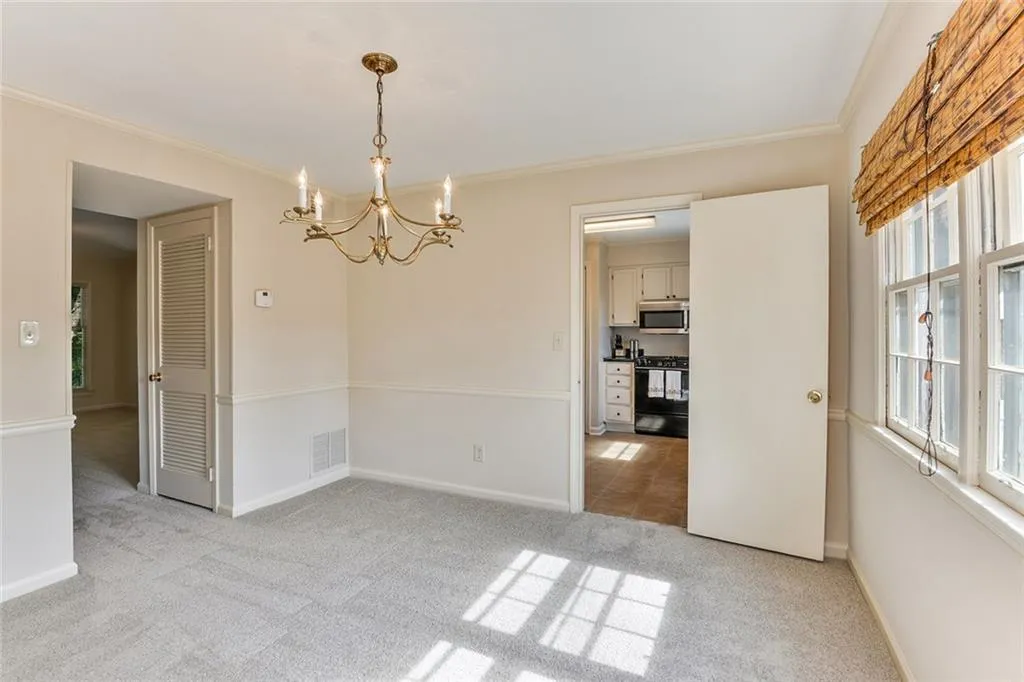 6520 Roswell Road Unit 47, Sandy Springs, Georgia 30328, 3 Bedrooms Bedrooms, ,2 BathroomsBathrooms,Residential,Sold,6520 Roswell Road Unit 47,6037760