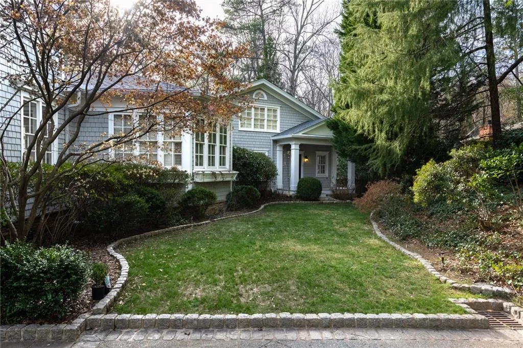 5050 Jett Forest Trail, Sandy Springs, Georgia 30327, 7 Bedrooms Bedrooms, ,5 BathroomsBathrooms,Residential,Sold,5050 Jett Forest Trail,6804442