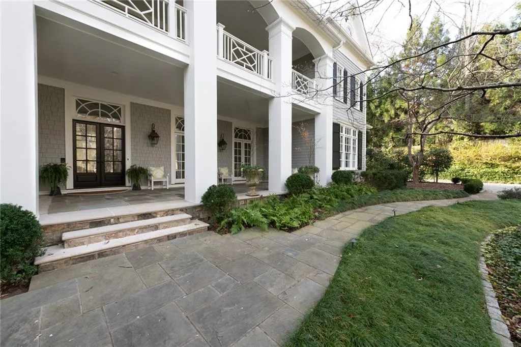 5050 Jett Forest Trail, Sandy Springs, Georgia 30327, 7 Bedrooms Bedrooms, ,5 BathroomsBathrooms,Residential,Sold,5050 Jett Forest Trail,6804442