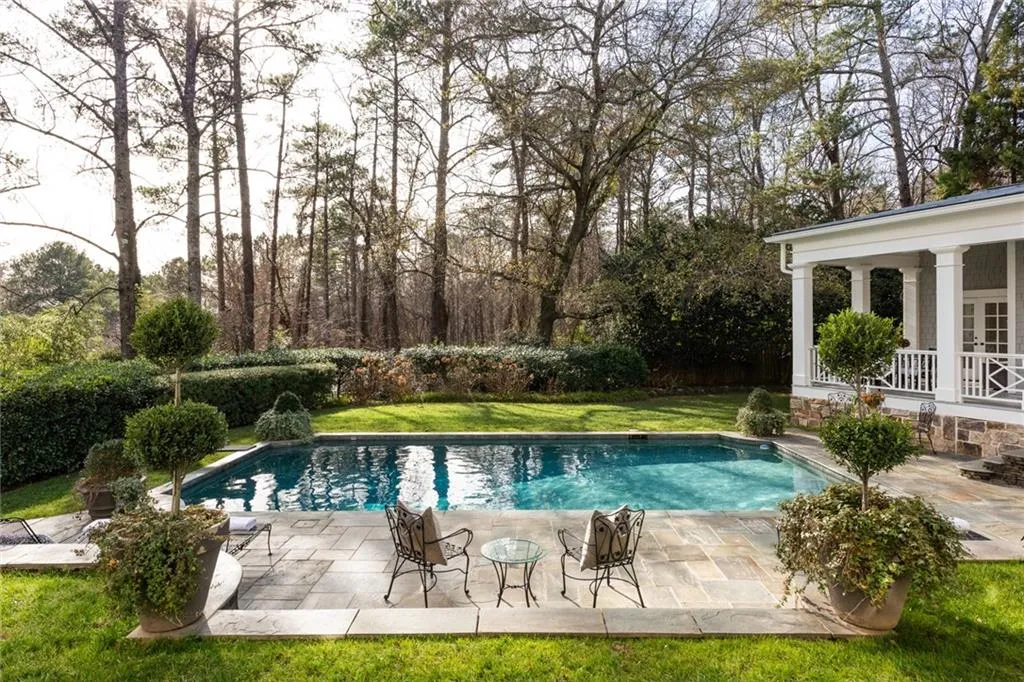 5050 Jett Forest Trail, Sandy Springs, Georgia 30327, 7 Bedrooms Bedrooms, ,5 BathroomsBathrooms,Residential,Sold,5050 Jett Forest Trail,6804442