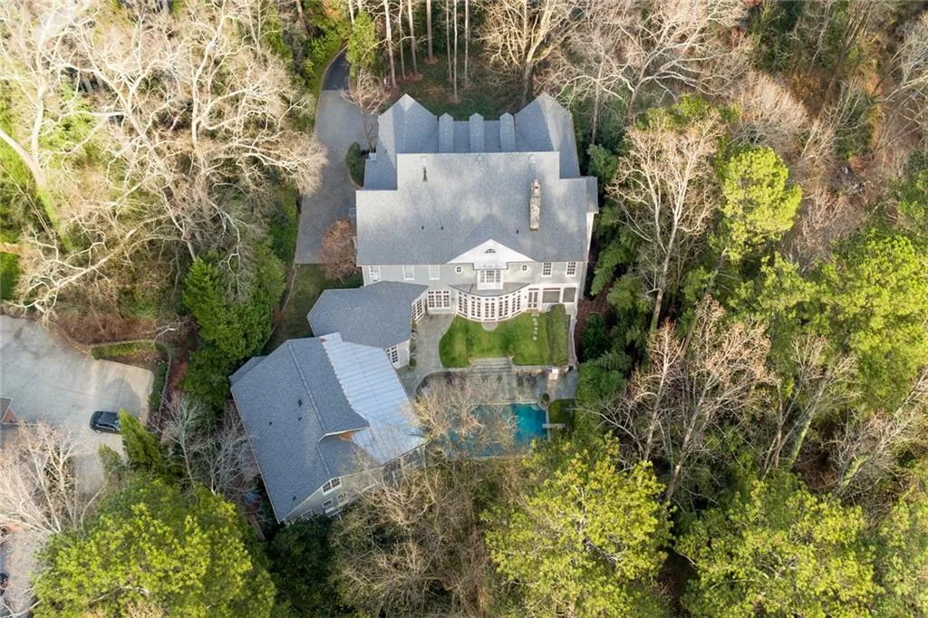 5050 Jett Forest Trail, Sandy Springs, Georgia 30327, 7 Bedrooms Bedrooms, ,5 BathroomsBathrooms,Residential,Sold,5050 Jett Forest Trail,6804442