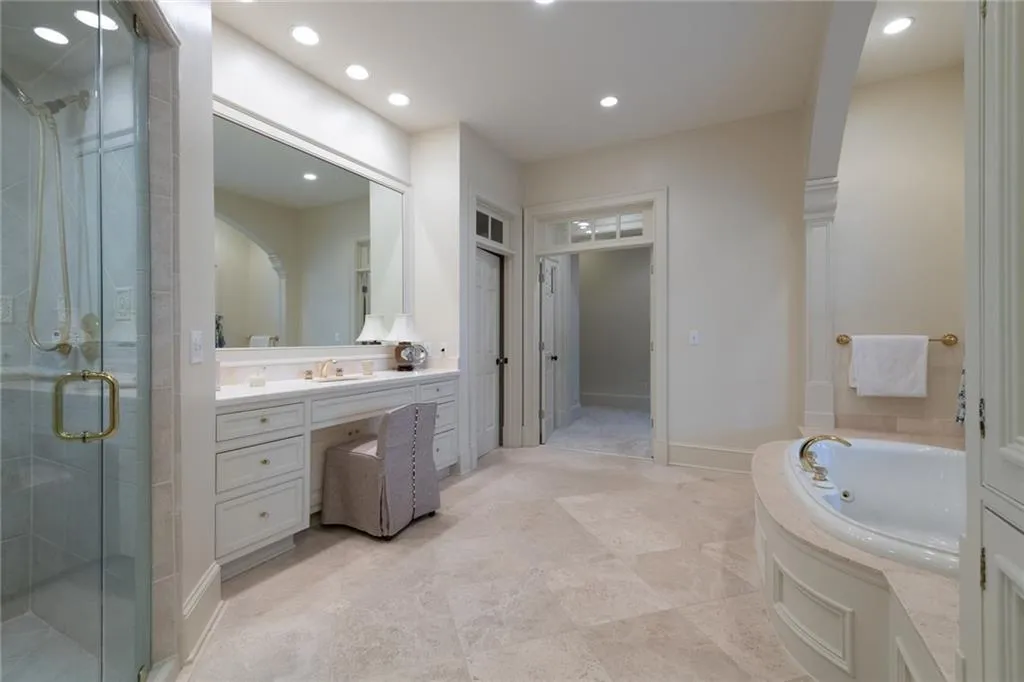 5050 Jett Forest Trail, Sandy Springs, Georgia 30327, 7 Bedrooms Bedrooms, ,5 BathroomsBathrooms,Residential,Sold,5050 Jett Forest Trail,6804442
