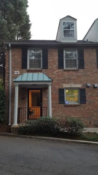 6700 Roswell Road Unit 23a, Sandy Springs, Georgia 30328, 2 Bedrooms Bedrooms, ,1 BathroomBathrooms,Residential,Sold,6700 Roswell Road Unit 23a,6638373