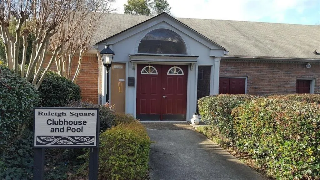 6700 Roswell Road Unit 23a, Sandy Springs, Georgia 30328, 2 Bedrooms Bedrooms, ,1 BathroomBathrooms,Residential,Sold,6700 Roswell Road Unit 23a,6638373