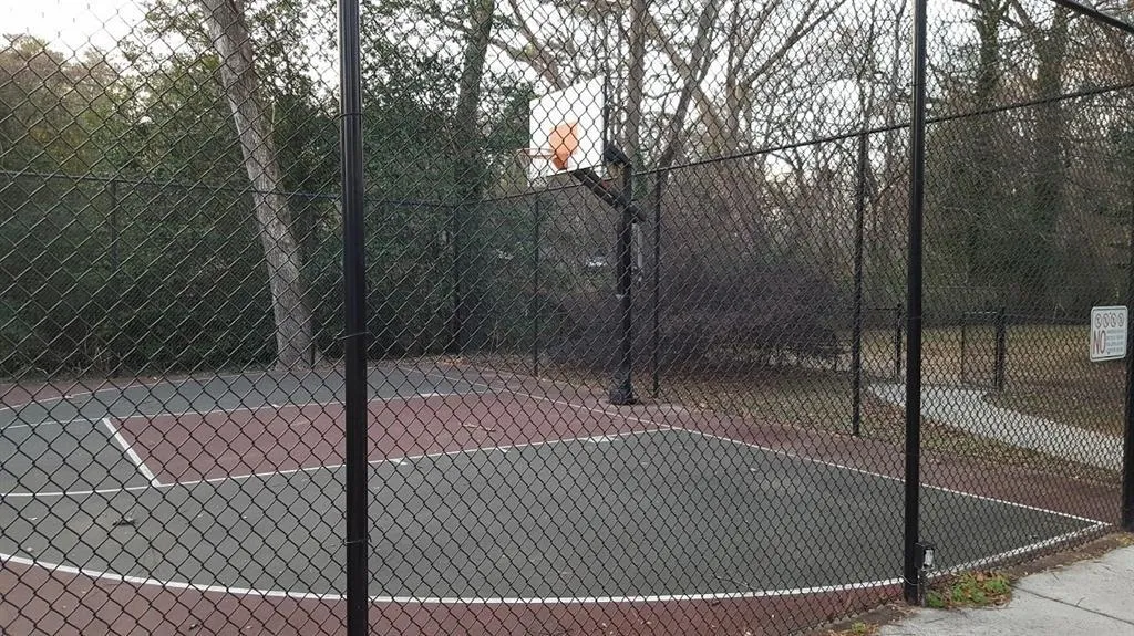 6700 Roswell Road Unit 23a, Sandy Springs, Georgia 30328, 2 Bedrooms Bedrooms, ,1 BathroomBathrooms,Residential,Sold,6700 Roswell Road Unit 23a,6638373