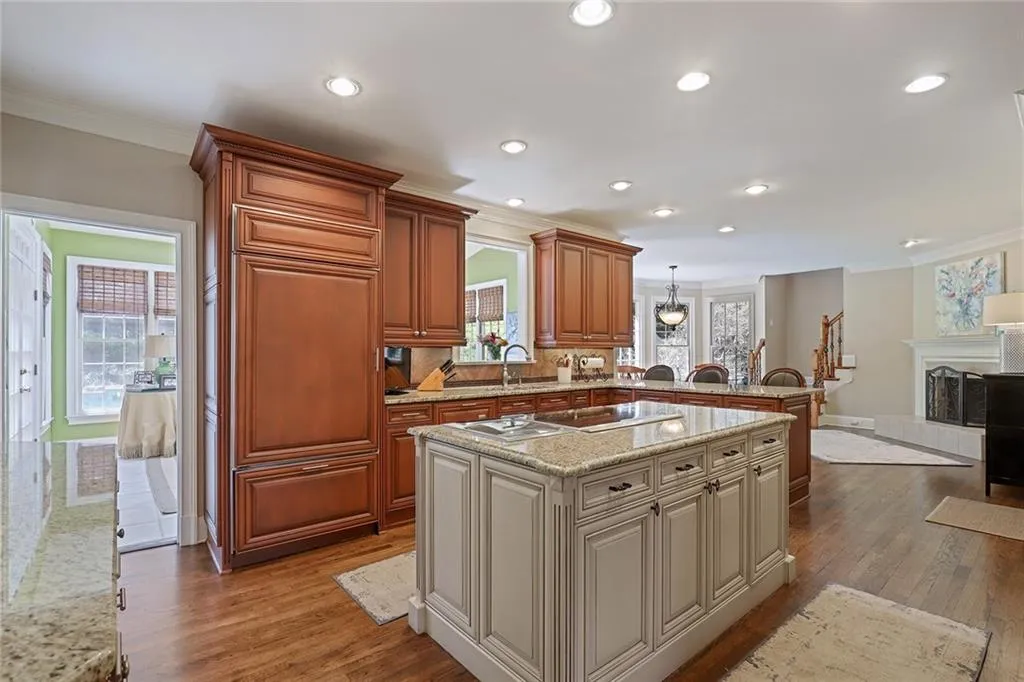 7720 N Spalding Lake Drive, Atlanta, Georgia 30350, 4 Bedrooms Bedrooms, ,4 BathroomsBathrooms,Residential,Sold,7720 N Spalding Lake Drive,6861803