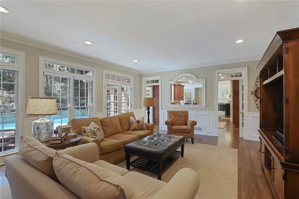 7720 N Spalding Lake Drive, Atlanta, Georgia 30350, 4 Bedrooms Bedrooms, ,4 BathroomsBathrooms,Residential,Sold,7720 N Spalding Lake Drive,6861803