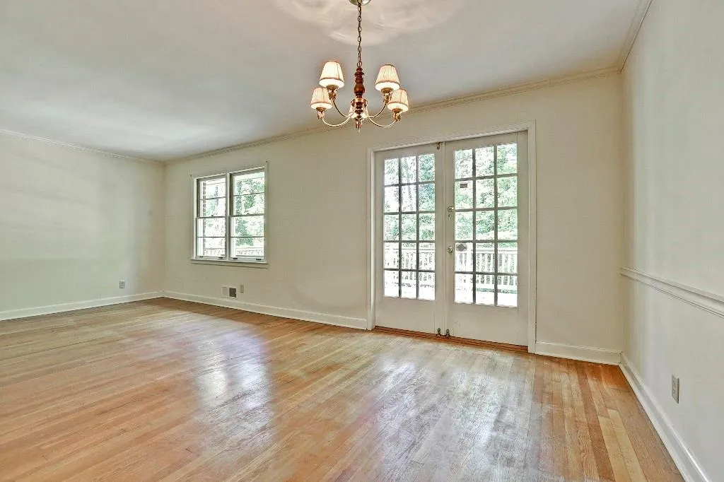 6670 Castleton Drive, Atlanta, Georgia 30328, 3 Bedrooms Bedrooms, ,2 BathroomsBathrooms,Residential,Sold,6670 Castleton Drive,5517000