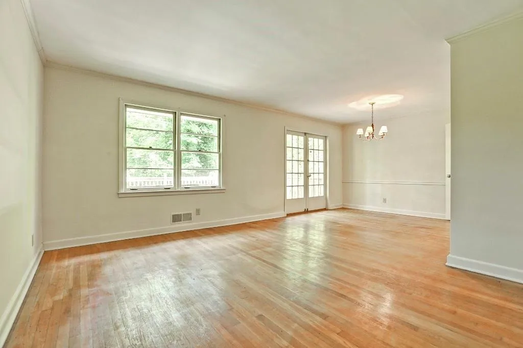 6670 Castleton Drive, Atlanta, Georgia 30328, 3 Bedrooms Bedrooms, ,2 BathroomsBathrooms,Residential,Sold,6670 Castleton Drive,5517000