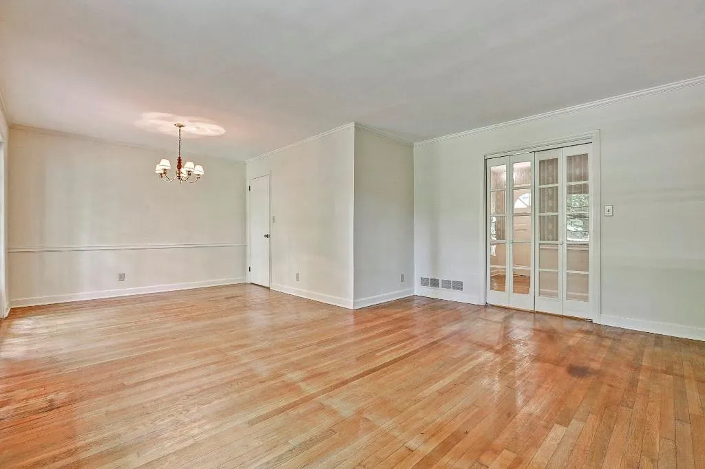 6670 Castleton Drive, Atlanta, Georgia 30328, 3 Bedrooms Bedrooms, ,2 BathroomsBathrooms,Residential,Sold,6670 Castleton Drive,5517000