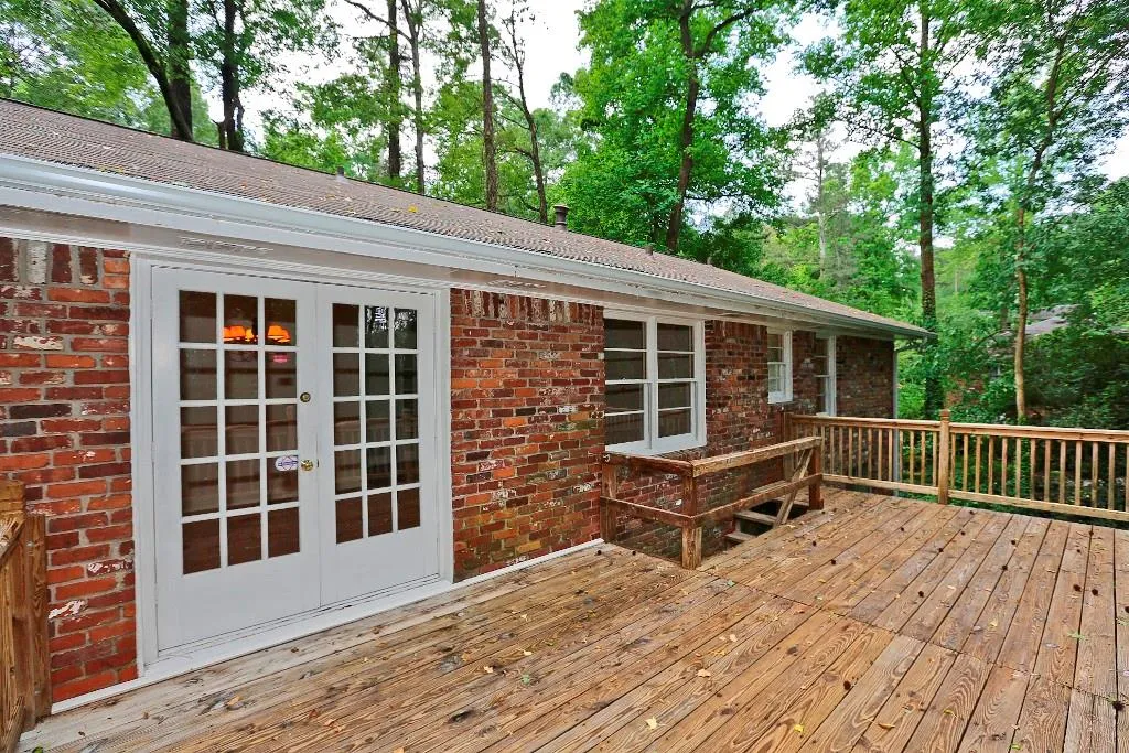 6670 Castleton Drive, Atlanta, Georgia 30328, 3 Bedrooms Bedrooms, ,2 BathroomsBathrooms,Residential,Sold,6670 Castleton Drive,5517000