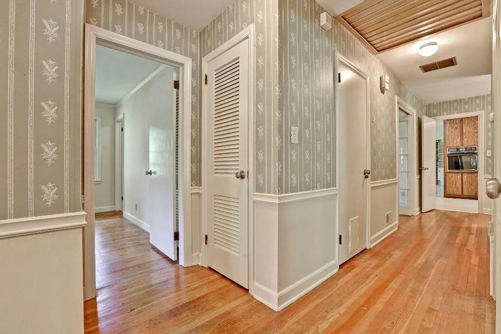 6670 Castleton Drive, Atlanta, Georgia 30328, 3 Bedrooms Bedrooms, ,2 BathroomsBathrooms,Residential,Sold,6670 Castleton Drive,5517000