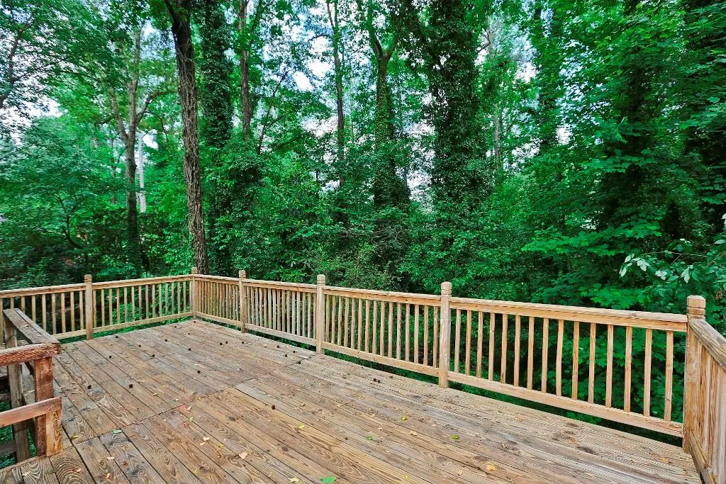 6670 Castleton Drive, Atlanta, Georgia 30328, 3 Bedrooms Bedrooms, ,2 BathroomsBathrooms,Residential,Sold,6670 Castleton Drive,5517000