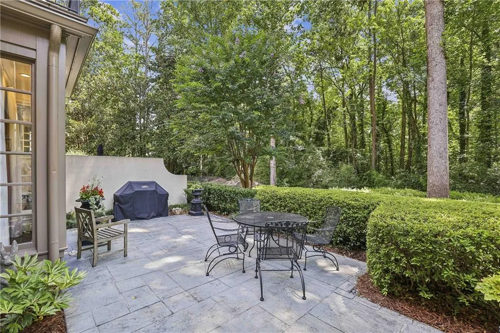 63 W Wieuca Road Ne Unit 5, Atlanta, Georgia 30342, 3 Bedrooms Bedrooms, ,2 BathroomsBathrooms,Residential,For Sale,63 W Wieuca Road Ne Unit 5,7610398
