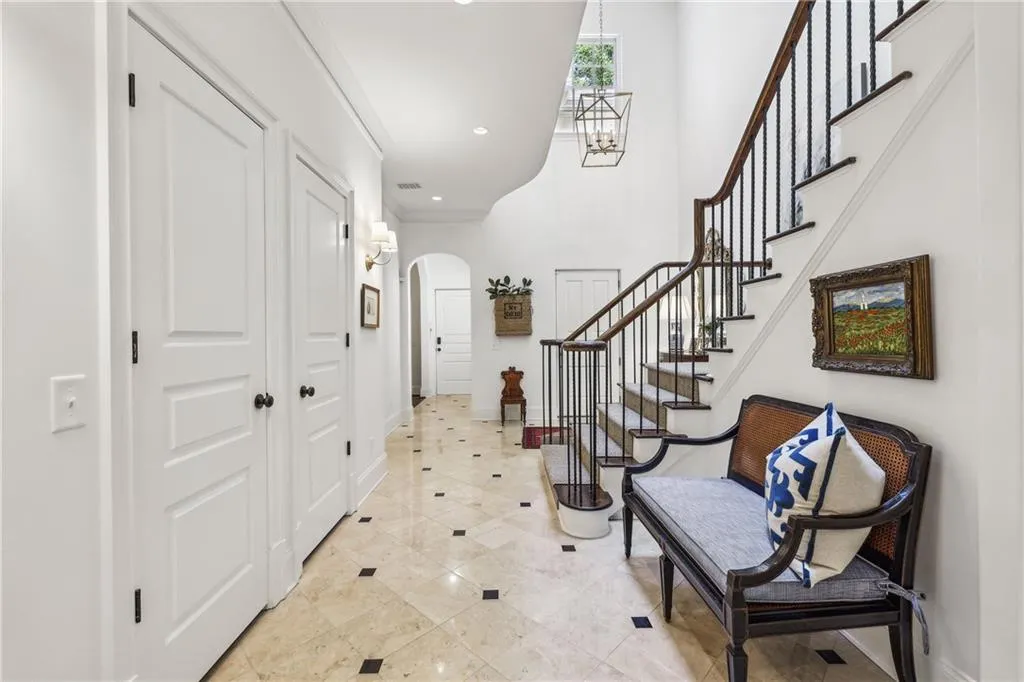 63 W Wieuca Road Ne Unit 5, Atlanta, Georgia 30342, 3 Bedrooms Bedrooms, ,2 BathroomsBathrooms,Residential,For Sale,63 W Wieuca Road Ne Unit 5,7610398