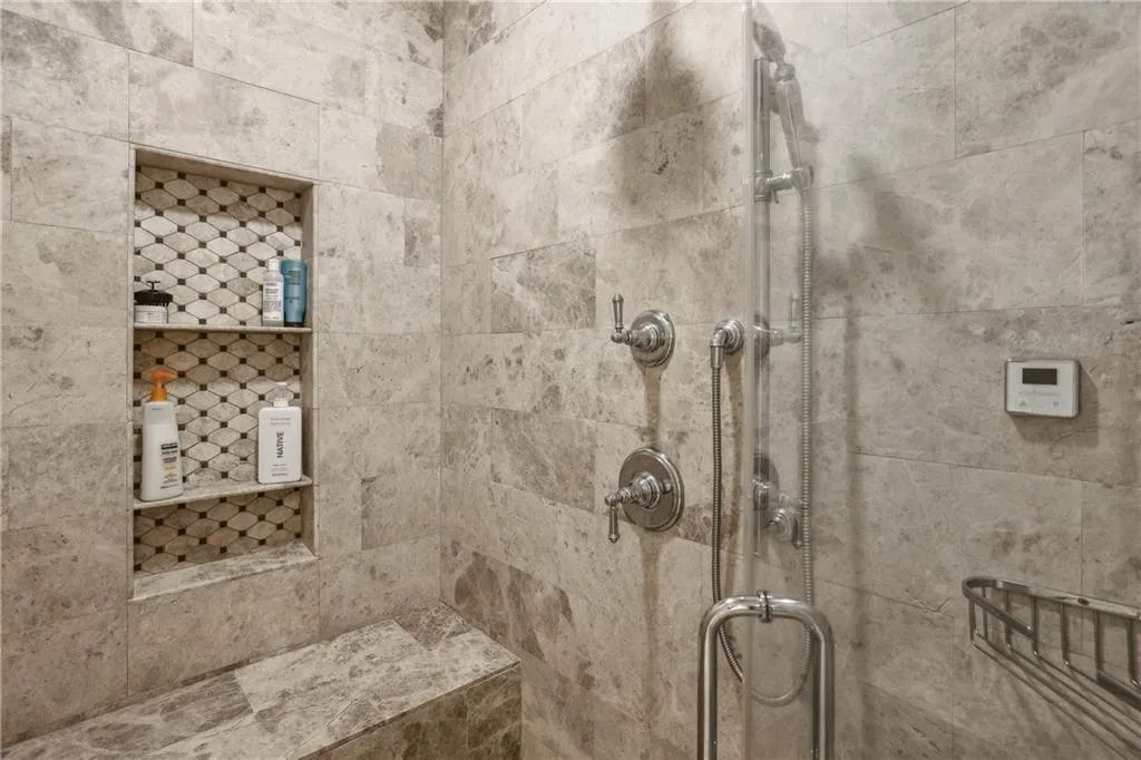 63 W Wieuca Road Ne Unit 5, Atlanta, Georgia 30342, 3 Bedrooms Bedrooms, ,2 BathroomsBathrooms,Residential,For Sale,63 W Wieuca Road Ne Unit 5,7610398