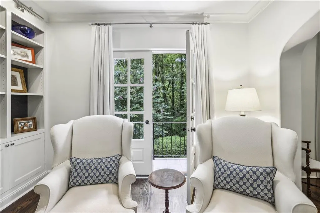 63 W Wieuca Road Ne Unit 5, Atlanta, Georgia 30342, 3 Bedrooms Bedrooms, ,2 BathroomsBathrooms,Residential,For Sale,63 W Wieuca Road Ne Unit 5,7610398