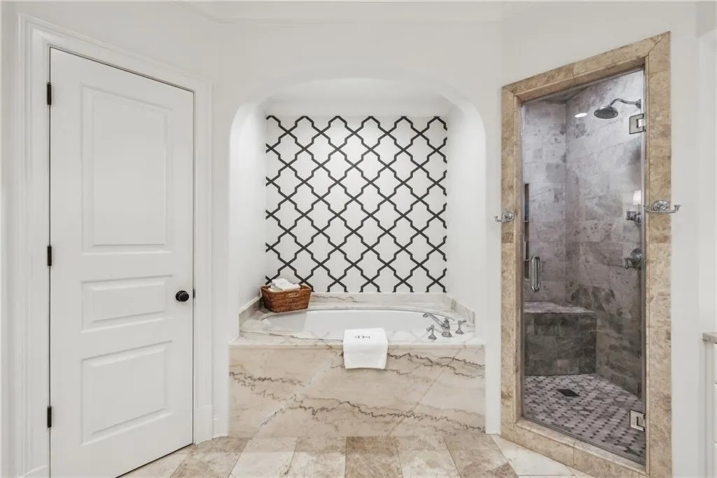 63 W Wieuca Road Ne Unit 5, Atlanta, Georgia 30342, 3 Bedrooms Bedrooms, ,2 BathroomsBathrooms,Residential,For Sale,63 W Wieuca Road Ne Unit 5,7610398